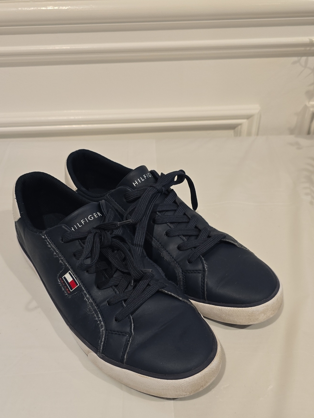 Tommy Hilfiger Men's Navy Blue Low-Top Faux Leather Lace-Up Sneakers - Size 9.5
